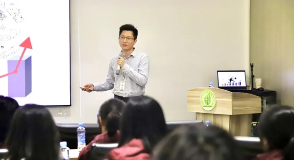 专业选择难？他们在入学那刻就开始“试错”